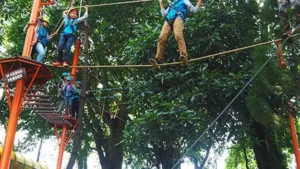 Bandung - Kota Bogor merupakan salah satu daerah di Indonesia yang cukup populer sebagai destinasi wisata, terutama untuk liburan keluarga. Kota ini menawarkan banyak hal positif dan tempat rekreasi yang beragam.