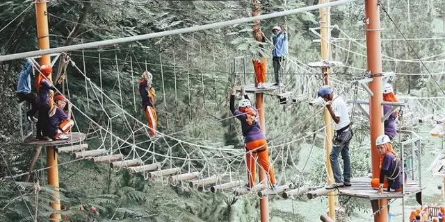 Kota Bogor merupakan salah satu daerah di Indonesia yang cukup populer sebagai destinasi wisata, terutama untuk liburan keluarga. Kota ini menawarkan banyak hal positif dan tempat rekreasi yang beragam.