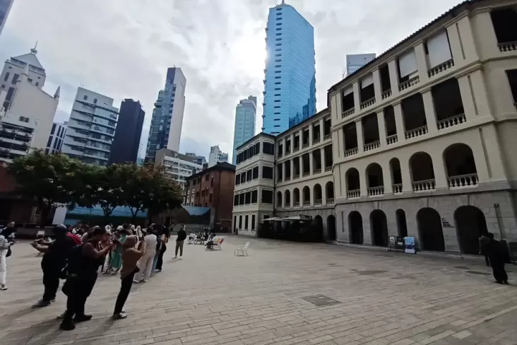 Hong Kong lebih dari sekadar pusat perbelanjaan atau kota dengan gedung pencakar langit. Kota ini menyimpan warisan budaya yang kaya, dengan sejumlah situs bersejarah yang menunggu untuk dieksplorasi.