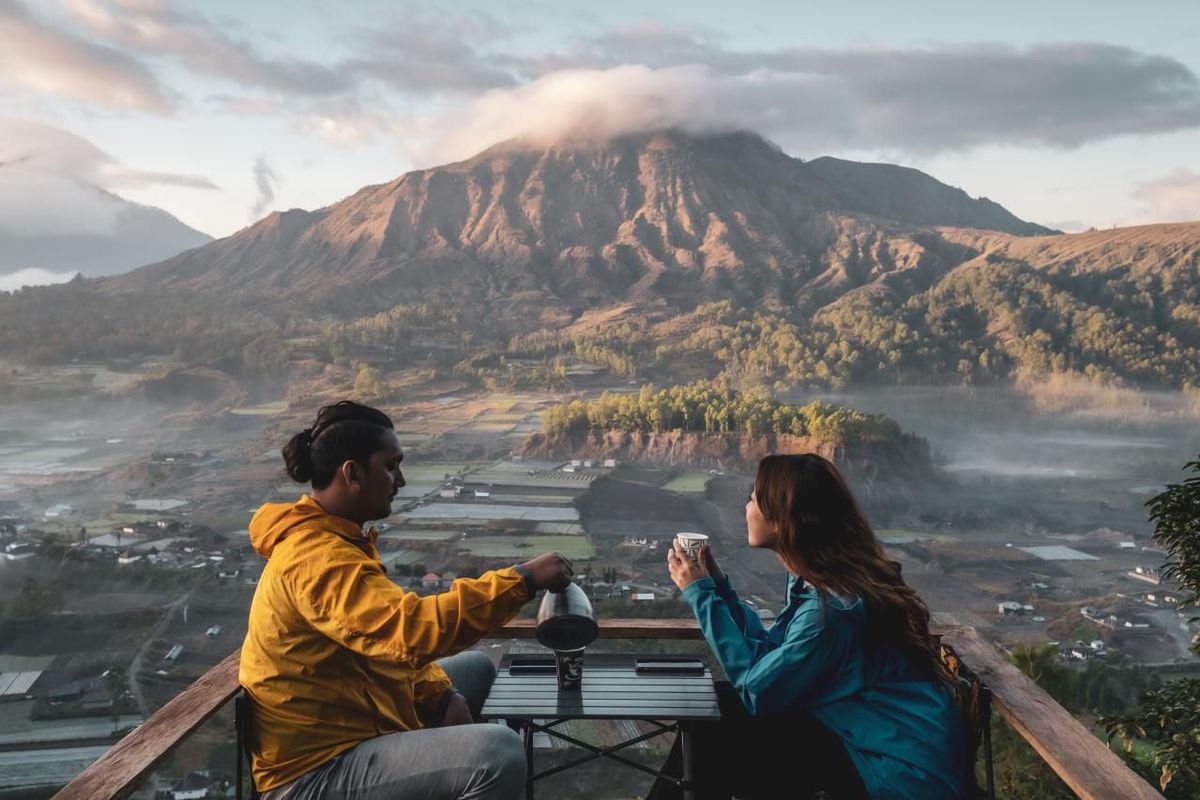 Bali berhasil menduduki peringkat kedua dalam daftar destinasi terbaik di dunia pada tahun 2025 versi Tripadvisor, platform panduan wisata terbesar di dunia.