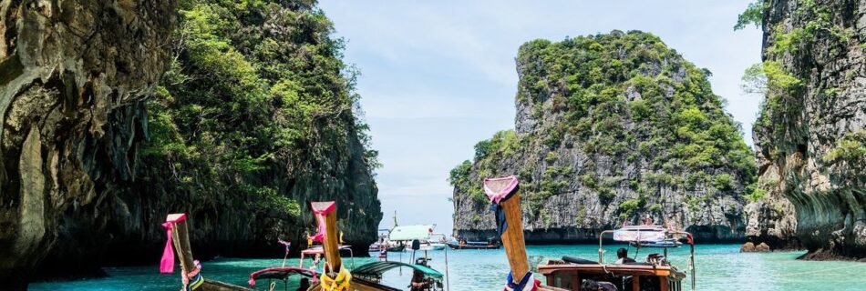 Wakil Perdana Menteri sekaligus Menteri Keuangan Thailand, Pichai Chunhavajira, meluncurkan proyek uji coba penggunaan mata uang kripto sebagai pengganti uang tunai di destinasi wisata Phuket.