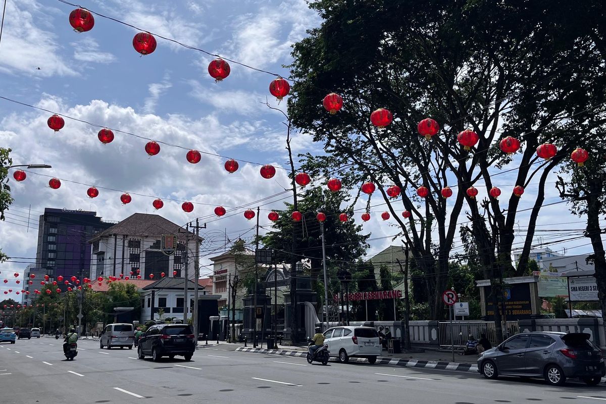 Sambut Imlek 2025, Pemkot Semarang Hiasi Kota dengan Ratusan Lampion