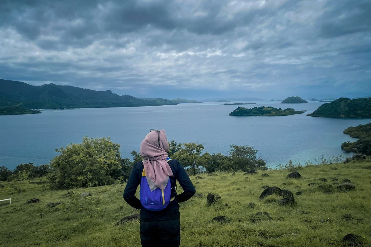 Destinasi Wisata Baru di Labuan Bajo, Nikmati Pemandangan Pulau dari Bukit