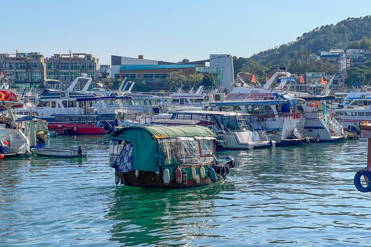 Menjelajahi Sai Kung Town, Kota Nelayan Hong Kong yang Bebas Bau Amis